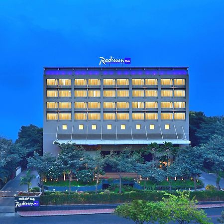 Radisson Blu Bengaluru Outer Ring Road Hotel Exterior foto